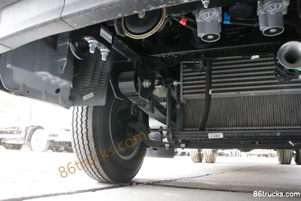 Sinotruk HOWO Xiaoshuai 130 ch 4X2(6 roues) petit camion fourgon à cabine simple 3,95 m Châssis (2) | 86Trucks