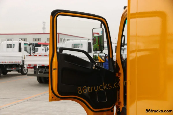 Sinotruk Wangpai Ruishi 4.5T 4.15 m single-row pure electric box-type light truck 4X2(6 wheels) Interior (1) | 86Trucks