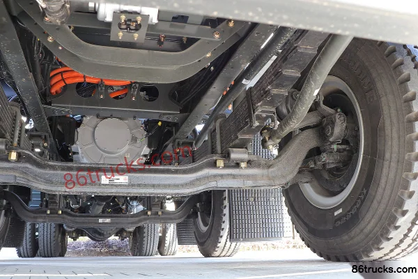 XCMG Truck E500 8X4(12 roues) 7,25 m³ camion malaxeur 100% électrique à échange de batterie Châssis (3) | 86Trucks