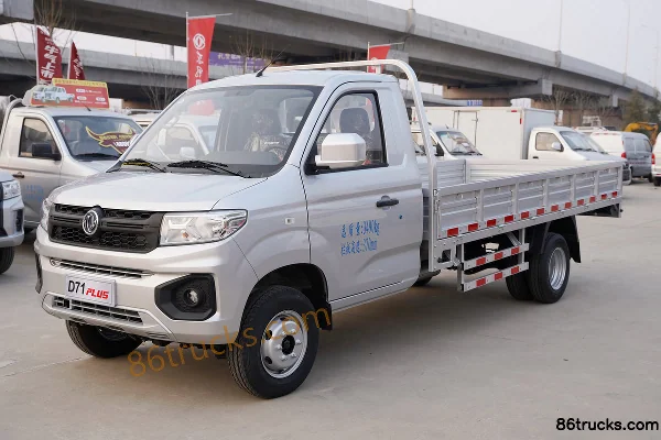 Dongfeng D71PLUS LV1 1.6L 122 hp 4X2(6 wheels) Gasoline 3.7m Single Row Stake Micro Truck (China VI) Exterior (3) | 86Trucks