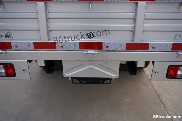 Dongfeng D71PLUS LV1 1.6L 122 hp 4X2(6 wheels) Gasoline 3.7m Single Row Stake Micro Truck (China VI) Body (2) | 86Trucks