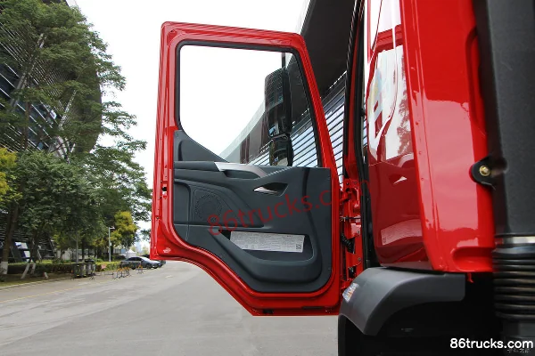 Dongfeng Liuqi New Chenglong M3 6.9L Diesel 350 hp 6X4(10 wheels) Fast Gear 12-speed 5.2m Dump Truck Cab (1) | 86Trucks