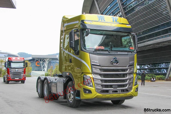 Dongfeng H7 10.5L Diesel 460hp 6X4(10 wheels) Fast Gear 12-Speed Hazardous Materials Tractor Truck Exterior