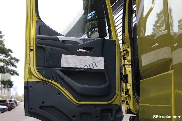 Dongfeng H7 10.5L Diesel 460hp 6X4(10 wheels) Fast Gear 12-Speed Hazardous Materials Tractor Truck Cab (3) | 86Trucks