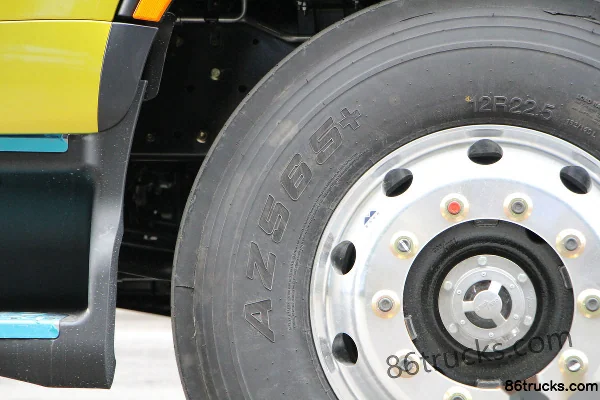 Dongfeng H7 10.5L Diesel 460hp 6X4(10 wheels) Fast Gear 12-Speed Hazardous Materials Tractor Truck Chassis (3) | 86Trucks