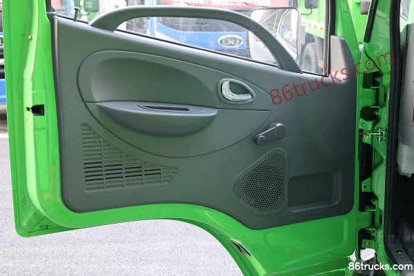 NanJun Xinxiangkang 4X2(6 wheels) 3.95m Electric Dump Truck Cab (3) | 86Trucks
