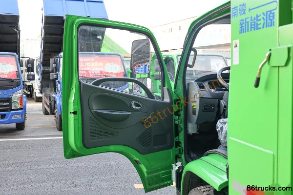 NanJun Xinxiangkang 4X2(6 wheels) 3.95m Electric Dump Truck Cab (1) | 86Trucks
