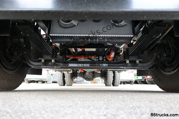 NanJun Xinxiangkang 4X2(6 wheels) 3.95m Electric Dump Truck Chassis (1) | 86Trucks