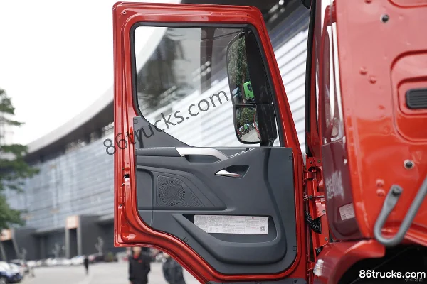 Dongfeng Liuqi Chenglong H5 Ultra-Light Edition 460 hp 6X4(10 wheels) AMT Automatic Tractor Truck (China VI) Cab (1) | 86Trucks