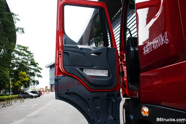 Dongfeng Liuqi Chenglong H7 Heavy Truck Smart Enjoy Edition 510hp 6X4(10 wheels) AMT automatic tractor truck (hydraulic retarder) Cab (1)