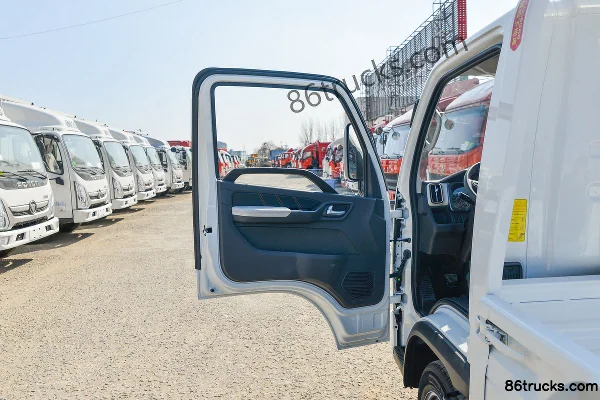 Foton Aoling M card 122 ch 4X2(6 roues) petit camion à ridelles à cabine simple 3,7 m (China VI) (1) | 86Trucks