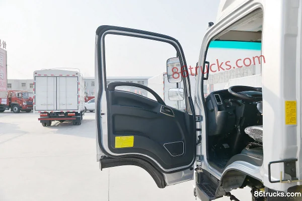 SHACMAN Commercial Vehicle Xuande X9 Standard Load Version 131 ch 4X2(6 roues) 4.15 m single-row camion fourgon léger (China VI) Cabine (1)