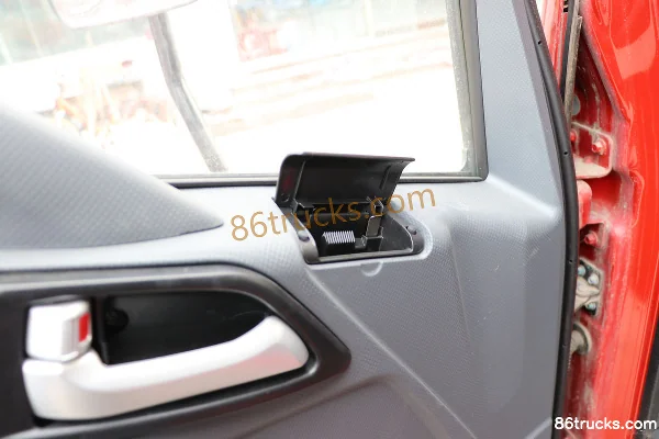 SHACMAN Light Truck Delong K3000 130 hp 4X2(6 wheels) 4.1m single-row box light truck (China VI) Cab (2) | 86Trucks