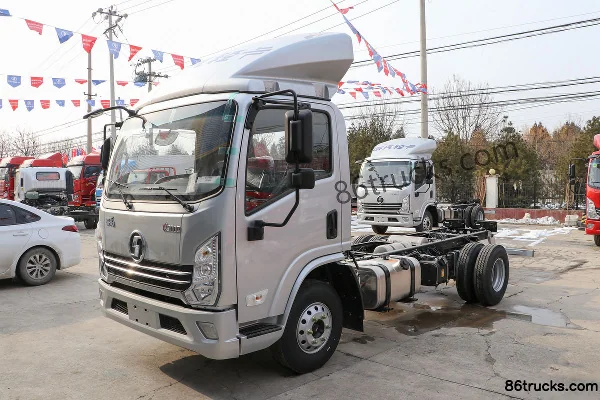 SHACMAN Light Truck Delong K3000 140 hp 4X2(6 wheels) 4.18m Single Row Stake Light Truck (Fast Gear 6-speed) Exterior (3) | 86Trucks