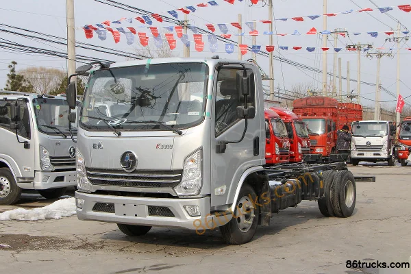 SHACMAN Light Truck Delong K3000 130hp 4X2(6 wheels) 4.18m single-row flatbed light truck (China VI) Exterior (3) | 86Trucks