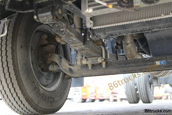 SHACMAN Light Truck Delong K3000 130hp 4X2(6 wheels) 4.18m single-row flatbed light truck (China VI) Chassis (2) | 86Trucks