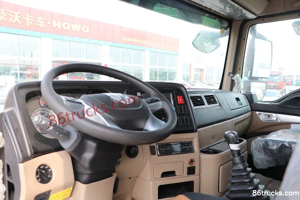 Sinotruk HOWO TX 270hp 4X2(6 wheels) 6.8m Refrigerated Truck (China VI) Cab (1) | 86Trucks