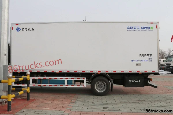 Sinotruk HOWO TX 270hp 4X2(6 wheels) 6.8m Refrigerated Truck (China VI) Body (1) | 86Trucks