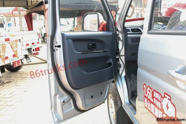 Jinbei Jinka S3 2024 Basic 1.6L 123hp 4X2(6 wheels) Gasoline 2.35m Double Panel Micro Truck Cab (3) | 86Trucks