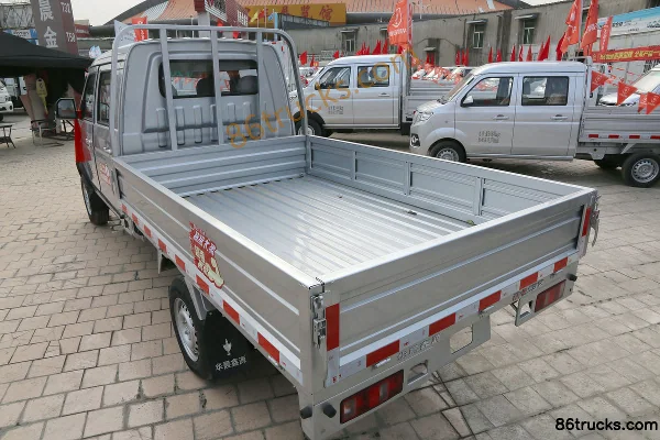 Jinbei Jinka S3 2024 Basic 1.6L 123hp 4X2(6 wheels) Gasoline 2.35m Double Panel Micro Truck Body (3) | 86Trucks