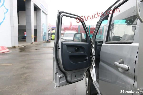 Jinbei T5 Standard Type 1.6L 123 hp 4X2(6 wheels) gasoline 2.605m double-row stake-side mini truck Cab (1) | 86Trucks
