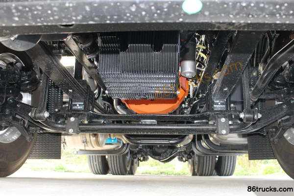 Foton Auman Galaxy Cross Edition 580 hp 6X4(10 wheels) AMT Automatic Tractor Truck (China VI) Chassis (1) | 86Trucks