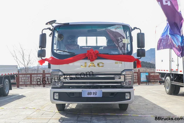 JAC Shuailing Q6 Luxury Edition 160 hp 4X2(6 wheels) 4.18m Single Row Stake Light Truck (China VI) Exterior (2) | 86Trucks