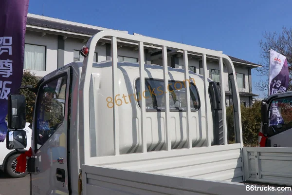 JAC Shuailing Q6 Luxury Edition 160 hp 4X2(6 wheels) 4.18m Single Row Stake Light Truck (China VI) Body (1) | 86Trucks