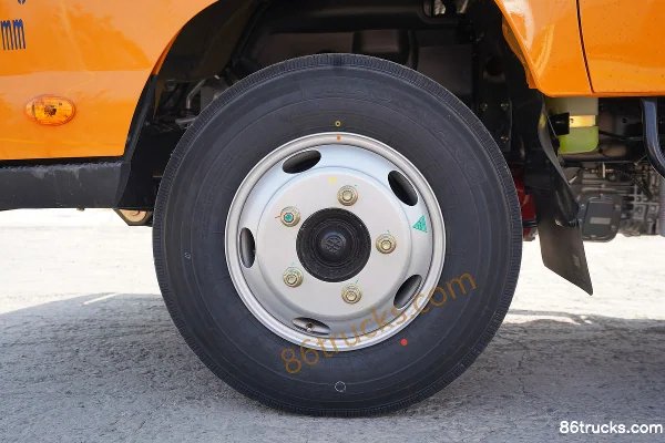 Foton Aumark série 3 131ch 4X2(6 roues) 3,22m double cabine camion léger à plateau (China VI) Châssis (1) | 86Trucks