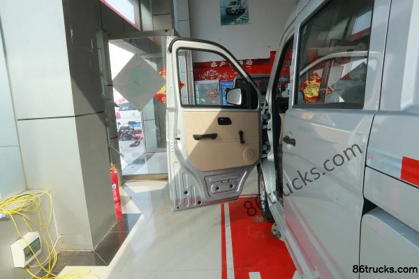 Changan Kuayue Kuayue Star V3 2022 Standard 107hp 1.5L Gasoline 5-Seat Panel Van (China VI) Cab (1) | 86Trucks