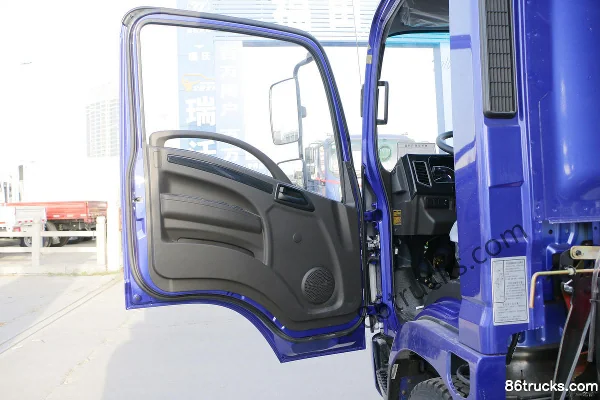 Tangjun Ouling S3 150hp 4X2(6 wheels) 4.1m dump truck (China VI) Cab (1) | 86Trucks