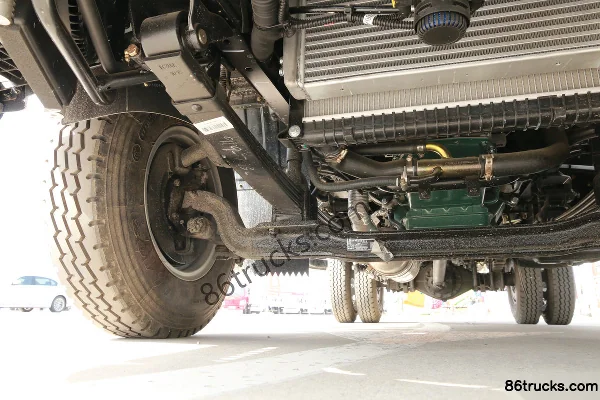 FAW Jiefang J6F 130hp 4X2(6 wheels) 3.82m Half Row Flatbed Light Truck (China VI) Chassis (2) | 86Trucks