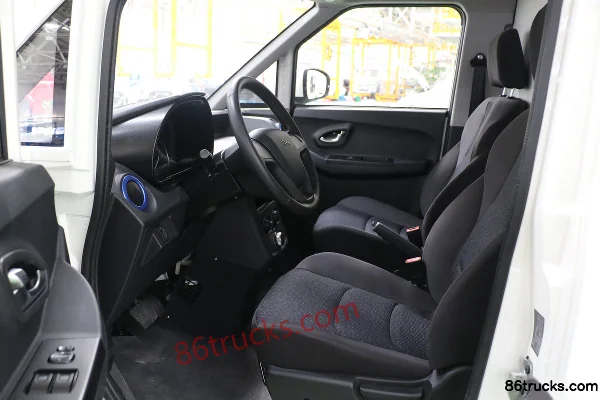 New Gonow Aoteng IoT Edition 2.8T 3.01m Pure Electric Enclosed Van 50.23kWh Cab (2) | 86Trucks
