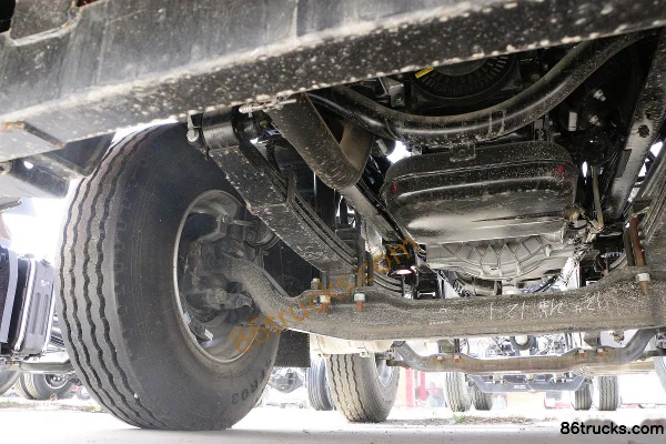 JAC Gallop A5W III poids lourd version 1.0 350 ch 8X2(10 roues) 9,7 m camion porteur à ridelles (China VI)(8 vitesses) Châssis (2) | 86Truck