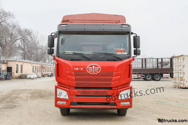 FAW Jiefang Qingdao JH6 Poids lourd 320 ch 6X2(8 roues) Camion porteur à grille 7,7 m Extérieur (2) | 86Trucks