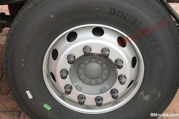 Sinotruk HOWO MAX 510 hp 8X4(12 wheels) 9.55m Van Cargo Truck (China VI) Chassis (2) | 86Trucks