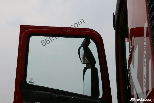 Sinotruk HOWO MAX 460hp 8X4(12 wheels) 9.5m AMT Automatic Stake Cargo Truck (China VI) Cab (3) | 86Trucks