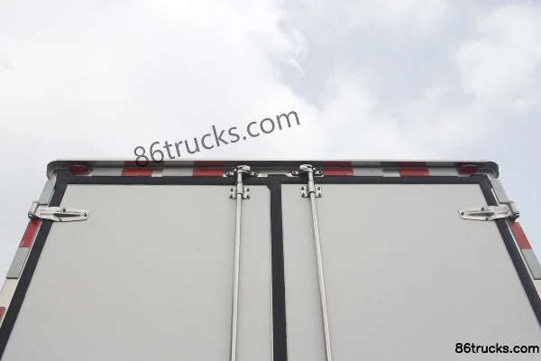 Dongfeng Kaipute Xingyun K6 160 hp 4X2(6 wheels) 4.2m Single-row Refrigerated Truck (China VI) Body (2) | 86Trucks