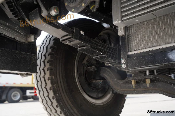 Foton Times Leader ES5 190hp 4X2(6 wheels) 5.4m semi-row flatbed light truck (8-speed) Chassis (2) | 86Trucks