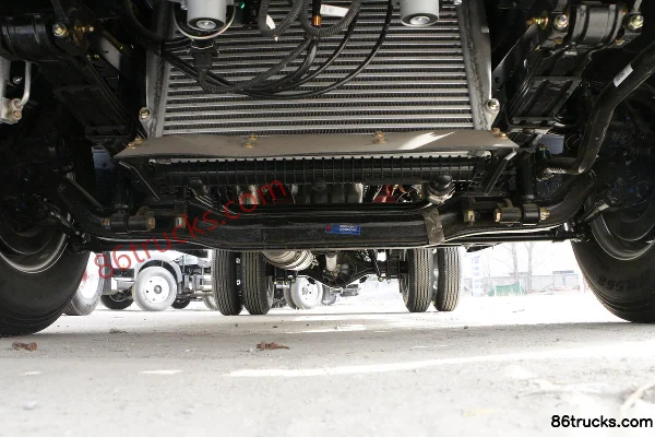 Dongfeng Capt K6 102hp 4X2(6 wheels) 4.17m Single Row Fence Light Truck Chassis (1) | 86Trucks