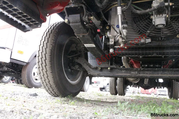 FAW Jiefang Hu VR 120hp 4X2(6 wheels) 3.65m single-row flatbed light truck Chassis (2) | 86Trucks