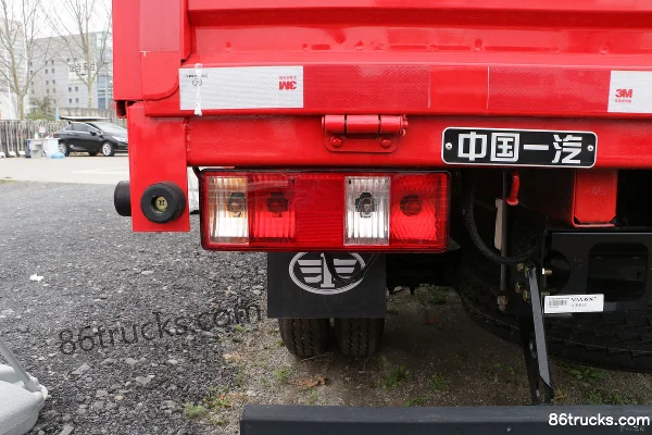 FAW Jiefang Hu VR 120hp 4X2(6 wheels) 3.65m single-row flatbed light truck Body (2) | 86Trucks