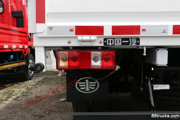 FAW Jiefang Hu VR 132 hp 4X2(6 wheels) 4.2 m single-row flatbed light truck (China VI) Body (2) | 86Trucks