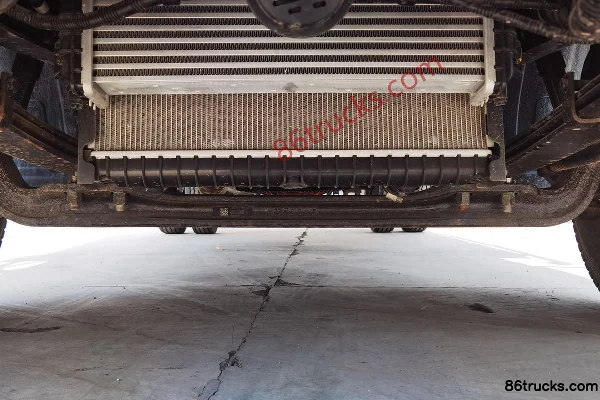 Foton Times Linghang 5 131 ch 4X2(6 roues) Camion léger fourgon 4,14 m à cabine simple Châssis (1) | 86Trucks