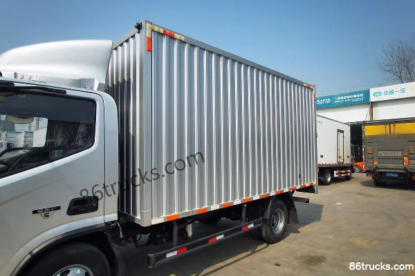 Foton Times Linghang 5 131 ch 4X2(6 roues) Camion léger fourgon 4,14 m à cabine simple Carrosserie (1) | 86Trucks