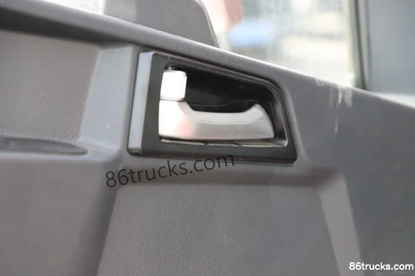 Sinotruk HOWO Hanjiang 130 hp 4X2(6 wheels) 4.15 m single-row van truck (China VI) Cab (3) | 86Trucks
