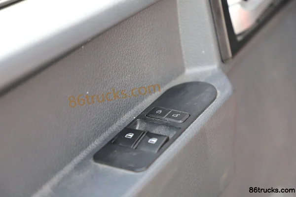 Sinotruk HOWO Hanjiang 130 hp 4X2(6 wheels) 4.15 m single-row van truck (China VI) Cab (2) | 86Trucks