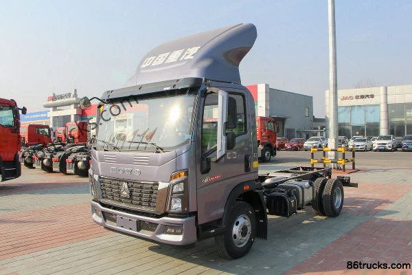 Sinotruk HOWO Tongshuai 160hp 4X2(6 wheels) 4.15m Single Row Light Truck Chassis Exterior (3) | 86Trucks