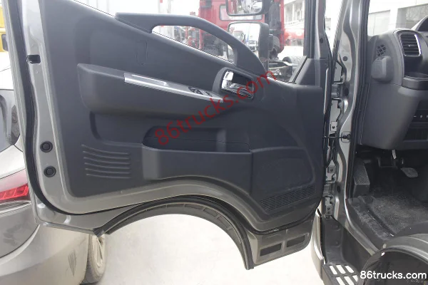 Dongfeng Captain Nebula K6-M Standard Edition 143hp 4X2(6 wheels) 4.2m single-row van truck (China VI) Cab (3) | 86Trucks