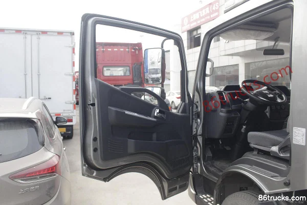Dongfeng Captain Nebula K6-M Standard Edition 143hp 4X2(6 wheels) 4.2m single-row van truck (China VI) Cab (1) | 86Trucks